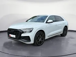 Weiß Gebraucht 2022 Audi Q8 Basis SUV | 69.960 € (Etwas zu teuer)