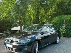 Schwarz Gebraucht 2018 VW Golf VII Highline Kombi | 19.490 € (Teuer)