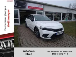 Platinum white pearl Gebraucht 2024 Honda Civic Hybrid Limousine | 36.880 € (Teuer)