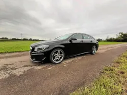 Schwarz Gebraucht 2016 Mercedes 180 AMG line Limousine | 18.200 €