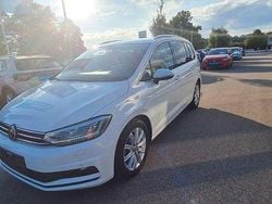 Weiß Gebraucht 2018 VW Touran Highline Van / Kleinbus | 19.900 € (Guter Preis)