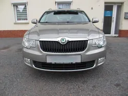 Braun Gebraucht 2011 Skoda Superb Kombi | 7.500 € (Etwas zu teuer)