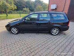 Schwarz Gebraucht 2002 Ford Focus Ambiente Kombi | 1.700 € (Fairer Preis)