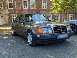 Andere farben Gebraucht 1989 Mercedes E200 Limousine | 5.150 €