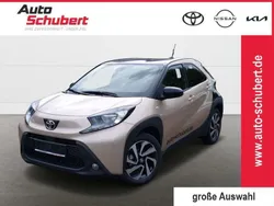 Ginger beige metallic, dach my Neu 2025 Toyota Aygo Kleinwagen | 16.980 €