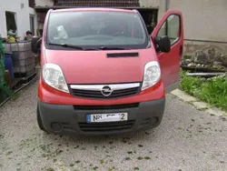 Rot Gebraucht 2012 Opel Vivaro Van | 6.500 € (Fairer Preis)