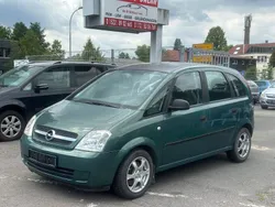 Grün Gebraucht 2003 Opel Meriva Van / Kleinbus | 1.800 € (Etwas zu teuer)