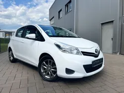 Weiß Gebraucht 2014 Toyota Yaris Edition Kleinwagen | 6.390 € (Fairer Preis)