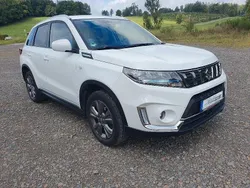 Weiß Gebraucht 2023 Suzuki Vitara Comfort SUV | 19.600 € (Guter Preis)