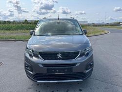 Braun Gebraucht 2021 Peugeot Rifter Allure Van / Kleinbus | 13.699 € (Fairer Preis)