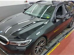 Schwarz Gebraucht 2021 BMW 320 Kombi | 18.950 € (Superpreis)