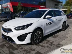 Deluxeweiss metallic (metallic) Gebraucht 2024 Kia Ceed Sportswagon Spirit Kombi | 33.890 € (Teuer)