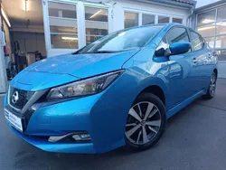 Blau vivid blue metallic Gebraucht 2021 Nissan Leaf Acenta Kleinwagen | 12.990 € (Superpreis)