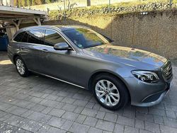 Grau Gebraucht 2017 Mercedes E220 Exclusive Kombi | 24.500 € (Guter Preis)