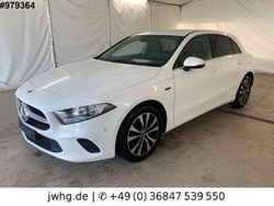 Polarweiss Gebraucht 2020 Mercedes A250 Style Limousine | 21.950 € (Guter Preis)