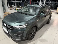 Zedern grün metallic Neu 2025 Dacia Sandero Expression Kleinwagen | 19.560 € (Etwas zu teuer)