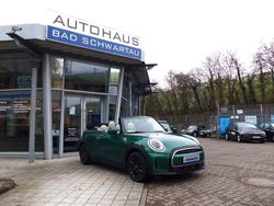 Grün Gebraucht 2022 Mini One Cabriolet Classic Cabrio | 22.950 € (Etwas zu teuer)