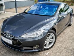 Grau Gebraucht 2015 Tesla Model S Kleinwagen | 28.999 € (Teuer)