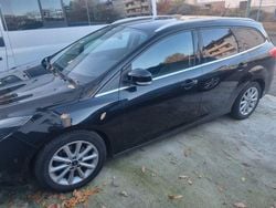Schwarz Gebraucht 2016 Ford Focus Titanium Kombi | 6.600 € (Superpreis)