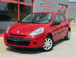 Hellrot Gebraucht 2012 Renault Clio IV Limousine | 3.850 € (Superpreis)