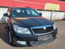 Schwarz Gebraucht 2010 Skoda Octavia Ambiente Kombi | 2.550 €