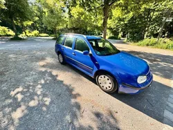 Blau Gebraucht 2000 VW Golf IV Basis Kombi | 600 € (Fairer Preis)