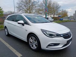 Weiß Gebraucht 2018 Opel Astra Business Kombi | 5.700 € (Fairer Preis)