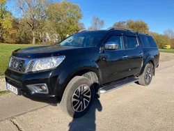 Schwarz Gebraucht 2017 Nissan Navara Abholung | 25.000 € (Fairer Preis)