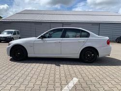Weiß Gebraucht 2011 BMW 318 Lifestyle Limousine | 7.000 € (Fairer Preis)