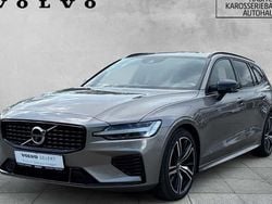Grau Gebraucht 2022 Volvo V60 Plus Kombi | 40.900 € (Fairer Preis)