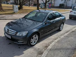 Grau Gebraucht 2009 Mercedes 220 Avantgarde Limousine | 7.200 €