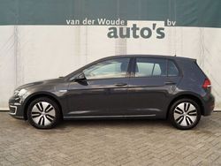 Grau Gebraucht 2018 VW e-Golf Kleinwagen | 11.900 € (Etwas zu teuer)