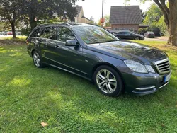 Grau Gebraucht 2012 Mercedes 220 Avantgarde Kombi | 14.000 €