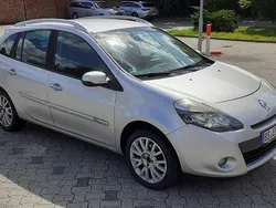 Silber Gebraucht 2010 Renault Clio II Dynamique Limousine | 2.100 € (Guter Preis)