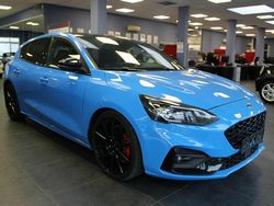 Blau Gebraucht 2022 Ford Focus ST Limousine | 22.980 € (Guter Preis)