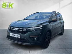 Zedergrün metallic (grün) Gebraucht 2023 Dacia Jogger Extreme Van / Kleinbus | 19.890 € (Fairer Preis)