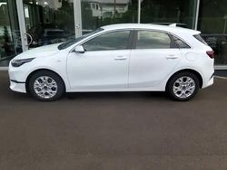 Weiß Gebraucht 2024 Kia Ceed Comfort Limousine | 20.980 € (Superpreis)