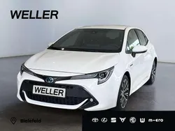 Pure) white ii (weiss Gebraucht 2021 Toyota Corolla Team Limousine | 21.790 € (Fairer Preis)