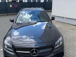 Grau Gebraucht 2020 Mercedes C300 Kombi | 31.000 € (Guter Preis)