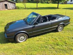 Schwarz Gebraucht 1990 BMW 320 Cabriolet Sport Line Cabrio | 20.000 €