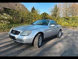 Silber Gebraucht 1999 Mercedes 200 Cabrio | 3.000 €