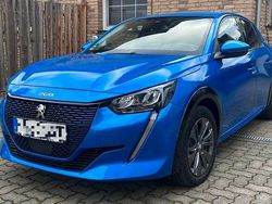 Blau Gebraucht 2021 Peugeot e-208 Allure Kleinwagen | 14.800 € (Guter Preis)