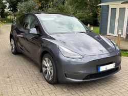 Grau Gebraucht 2021 Tesla Model Y Long Range AWD SUV | 31.200 € (Fairer Preis)