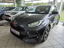 Marlingrau metallic Gebraucht 2024 Toyota Yaris Hybrid Team Kleinwagen | 23.440 € (Fairer Preis)