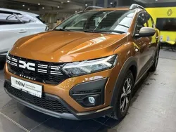 Orange Gebraucht 2023 Dacia Sandero Expression Kleinwagen | 16.990 € (Guter Preis)
