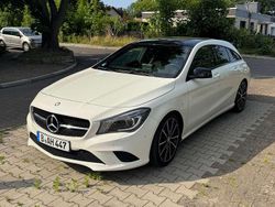 Weiß Gebraucht 2015 Mercedes CLA200 Shooting Brake AMG line Kombi | 17.400 € (Fairer Preis)