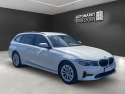 Mineralweiss metallic Gebraucht 2022 BMW 320 Sport Line Kombi | 24.890 € (Superpreis)