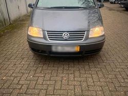 Grau Gebraucht 2007 VW Sharan Van / Kleinbus | 2.399 € (Fairer Preis)