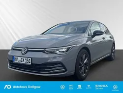 Grau Gebraucht 2023 VW Golf VIII Move Limousine | 28.290 € (Fairer Preis)