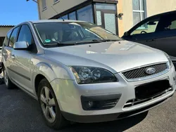 Grau Gebraucht 2005 Ford Focus Sport Kombi | 1.200 € (Fairer Preis)